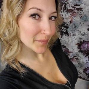 Meet your Posher, Stephanie